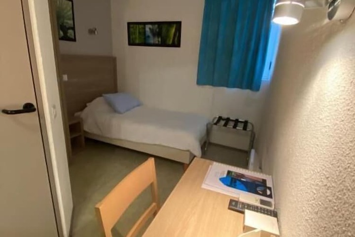 Room 2 of 19