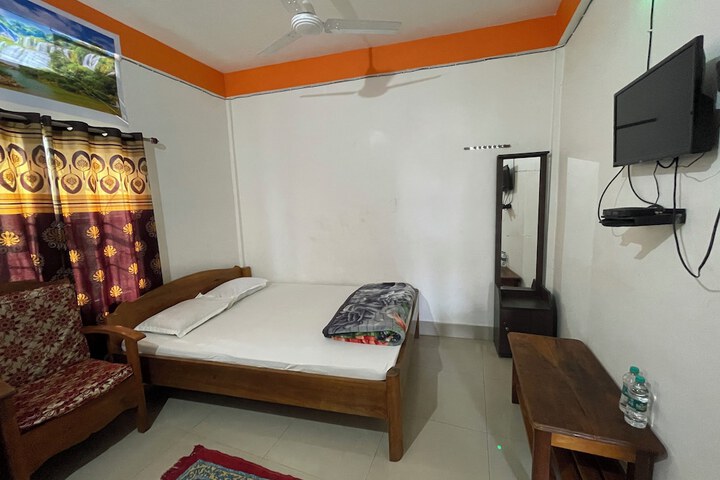 Room 11 of 21