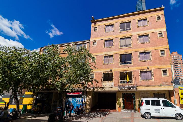 Ayenda 1066 Virrey Centro