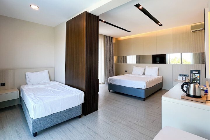 Room 8 of 31