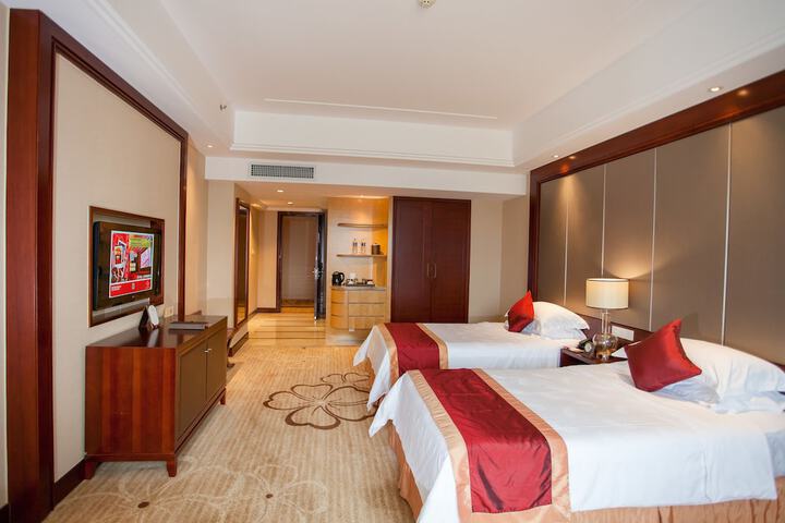 Room 16 of 74