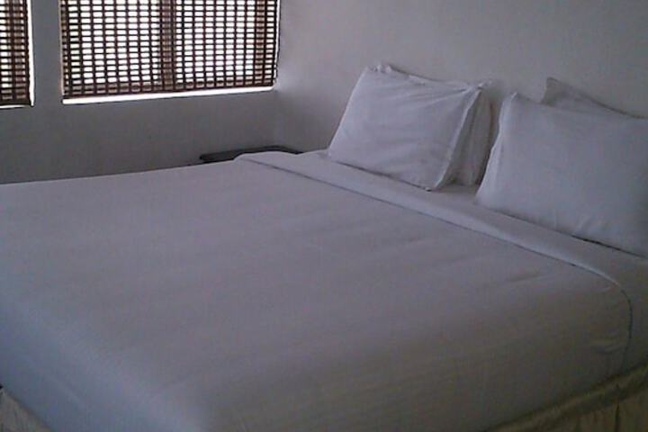Room 6 of 29