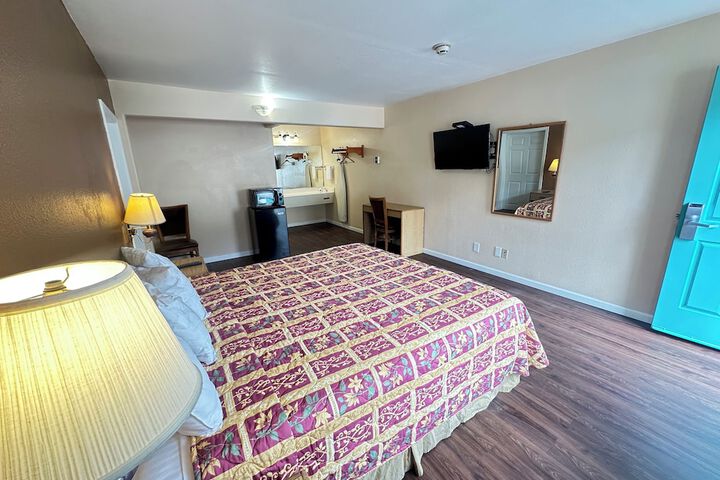 Room 10 of 35