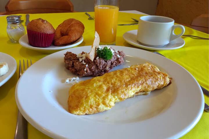 Breakfast meal