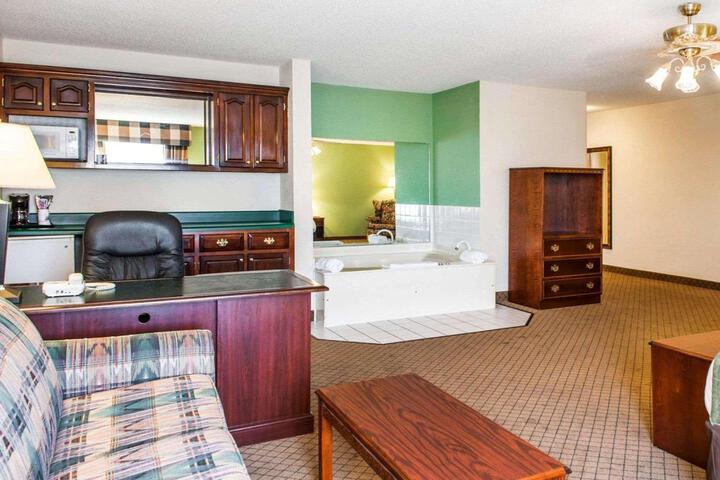 Standard King Bed Accessible (3 of 12)