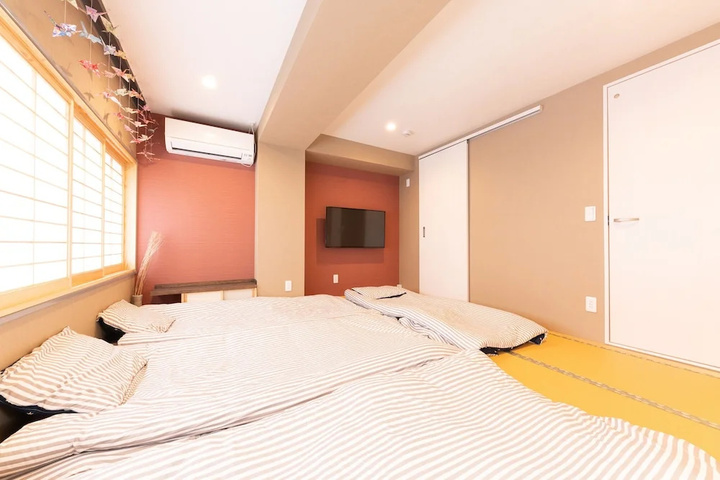 Room 6 of 19