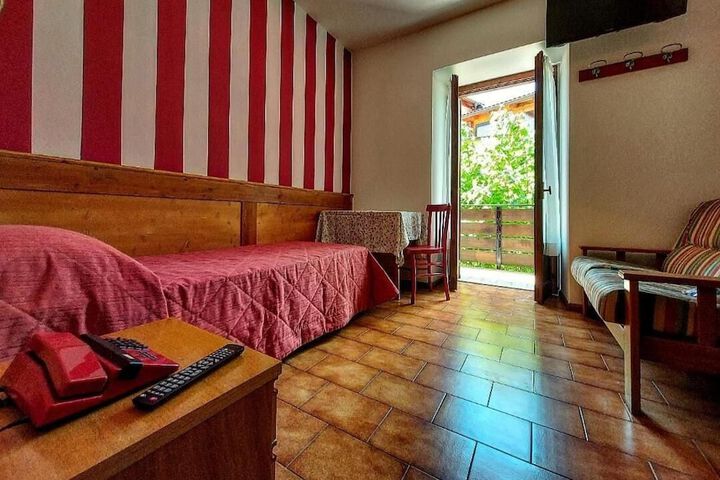 Room 9 of 55