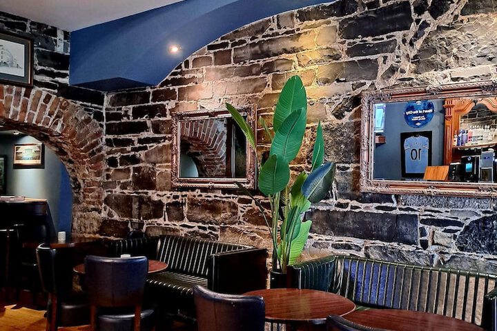 Lounge 67 of 70