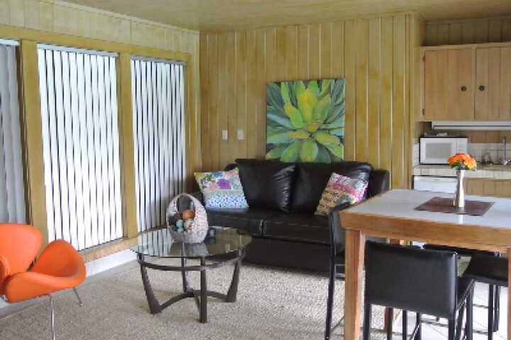 Room 8 of 43
