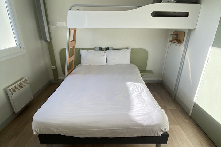 Room 15 of 60