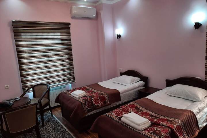 Room 12 of 22