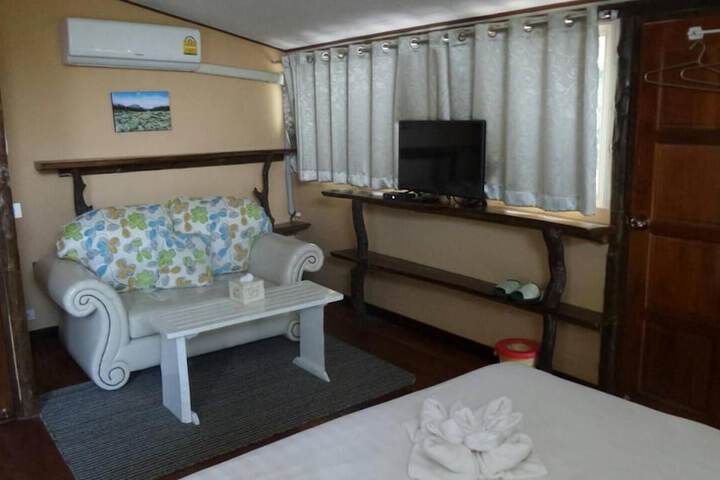 Room 27 of 64