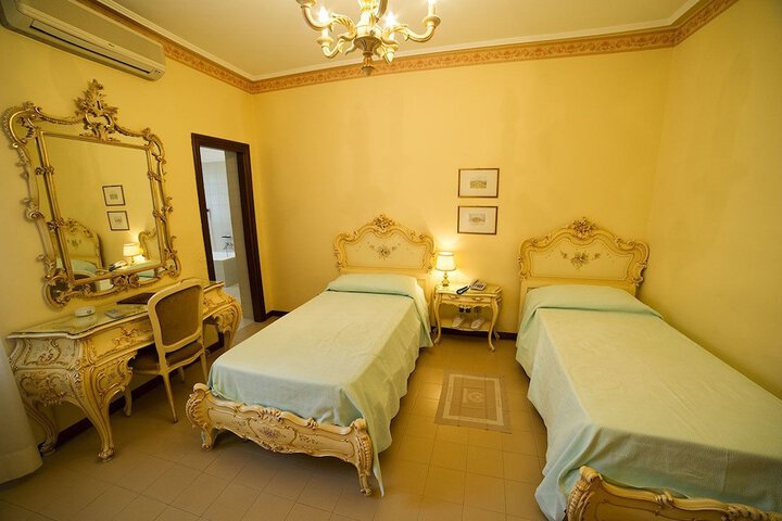 Room 13 of 67
