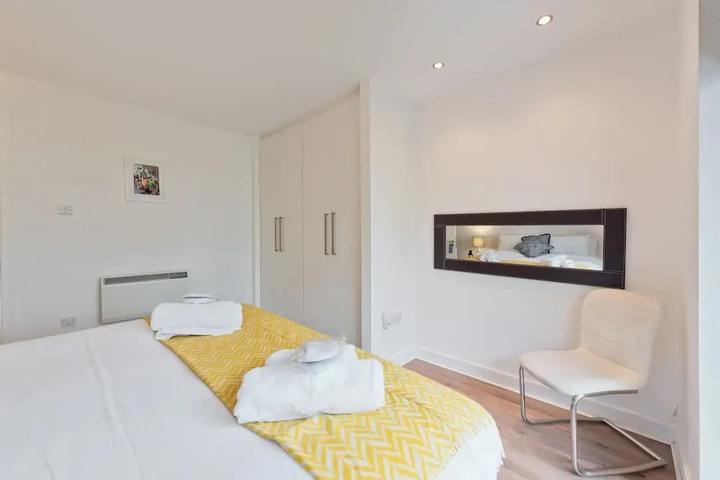 Room 2 of 12
