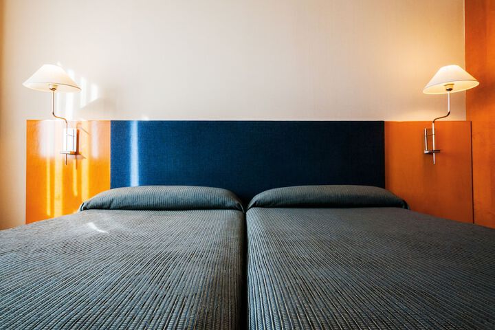 Room 8 of 28