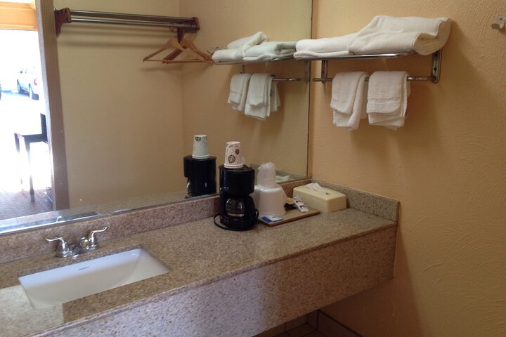 Bathroom sink