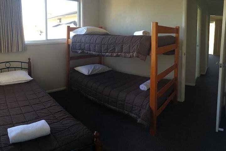 Room 3 of 117