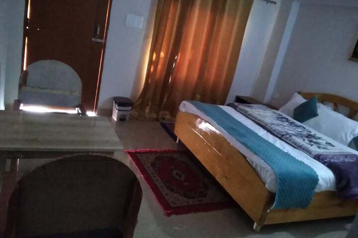 Room 8 of 21