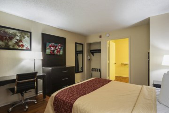 Suite 6 of 47