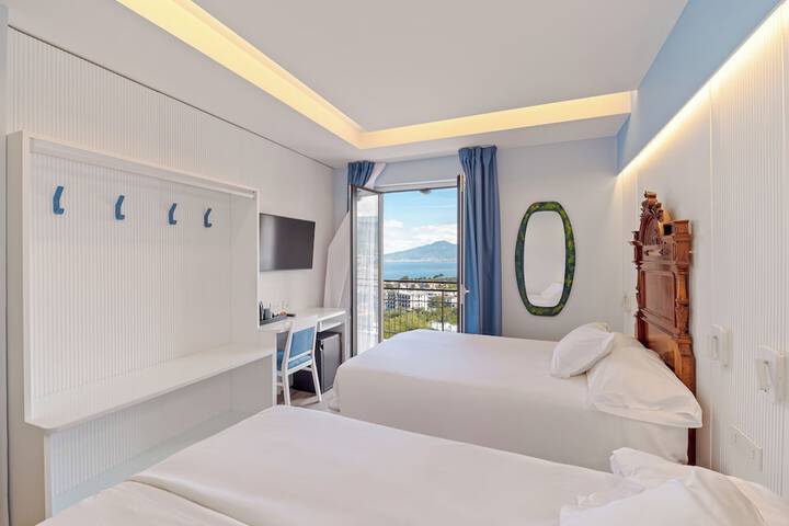 Room 43 of 171