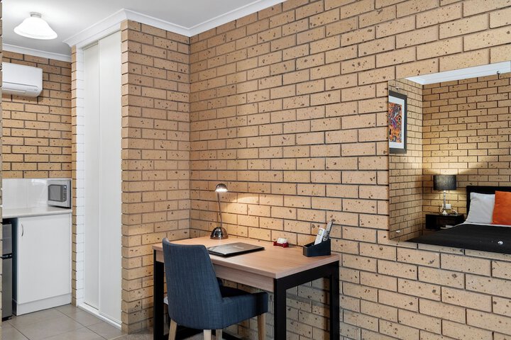 Room 14 of 22
