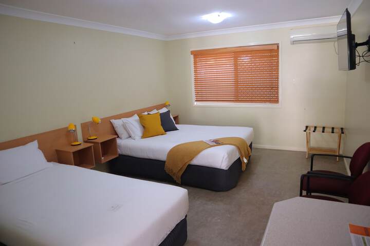 Room 4 of 35