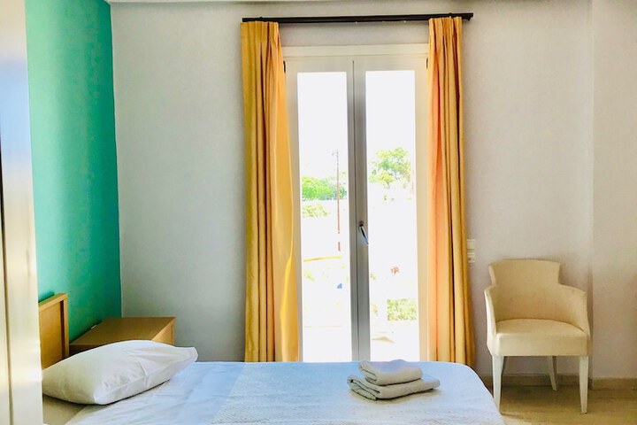 Room 4 of 50