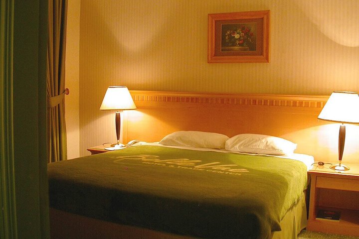Room 21 of 77