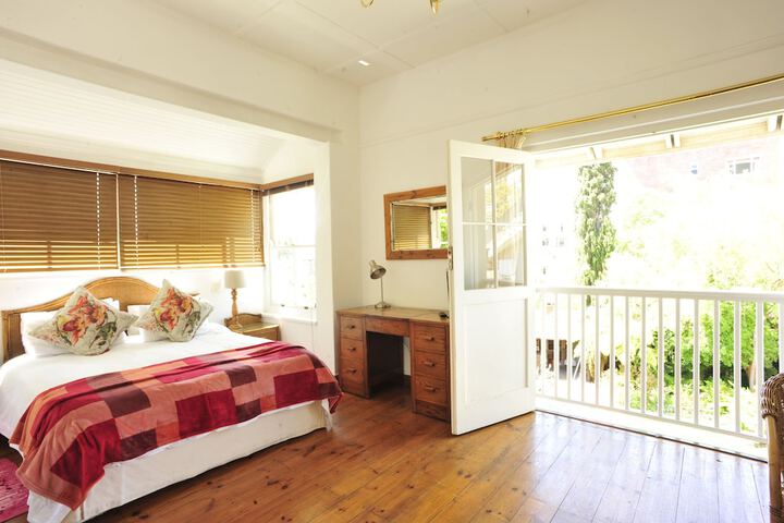 Room 16 of 27