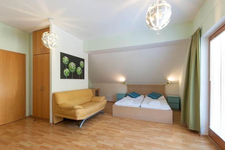 Room 45 of 140