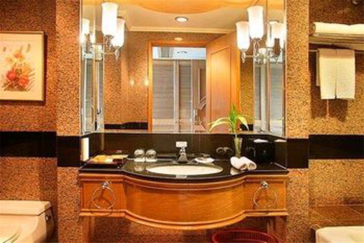 Room 32 of 115