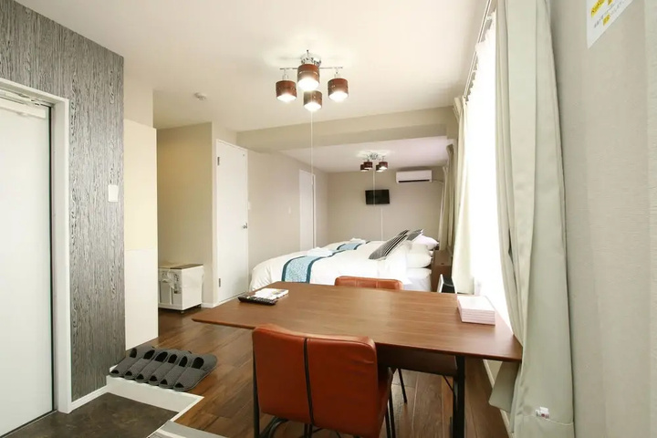 Room 5 of 15