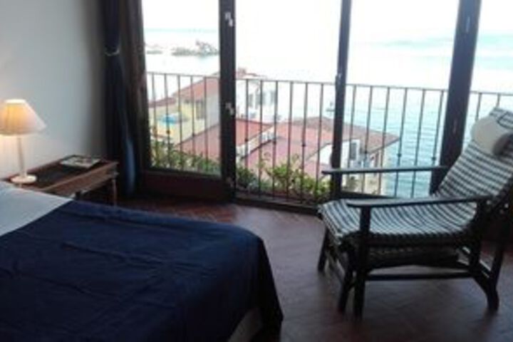 Room 19 of 25