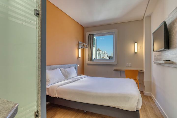 Room 16 of 43
