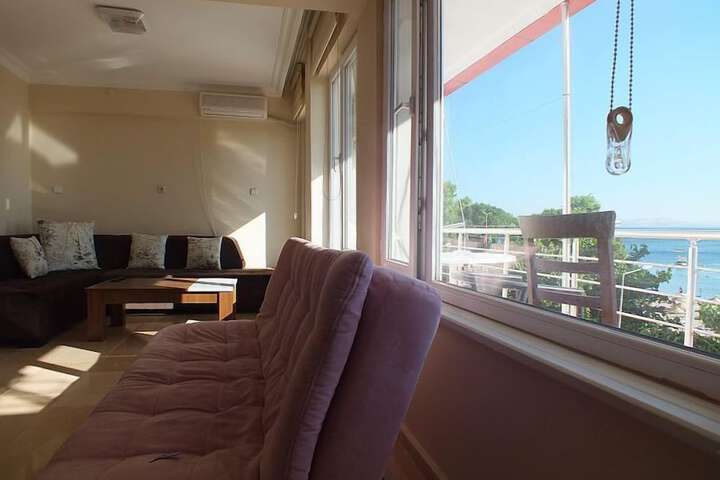 Room 8 of 18