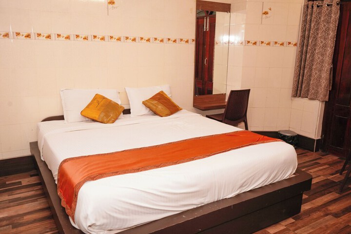 Room 9 of 34