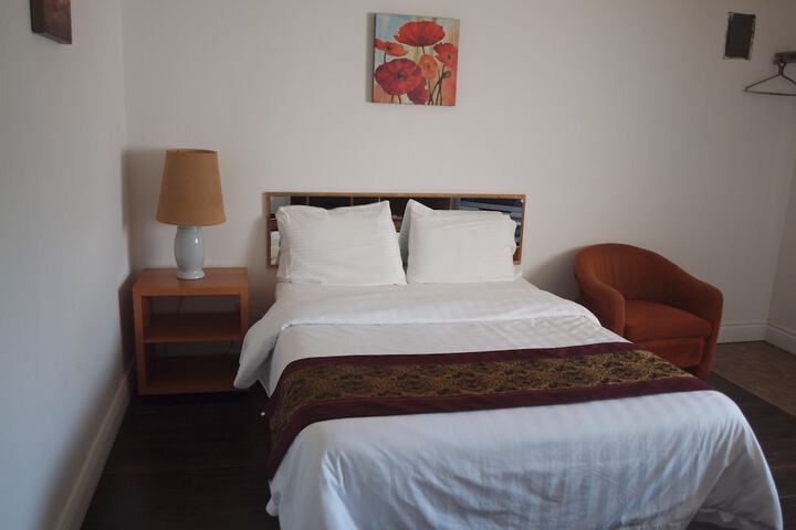 Room 25 of 46