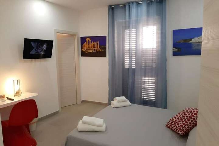 Room 3 of 24