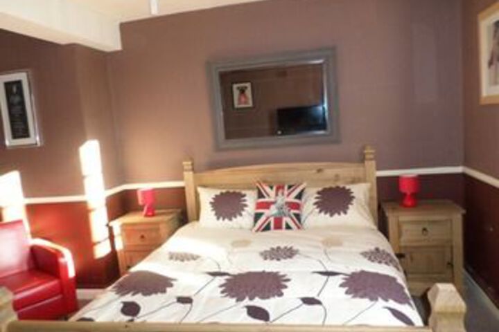 Room 4 of 11
