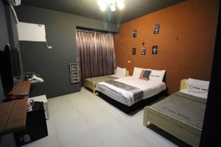 Room 28 of 44