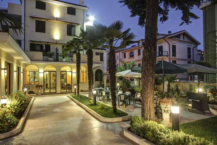 Hotel Ester Safer in Pineto