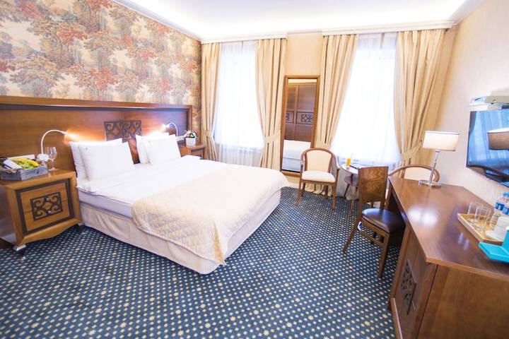 Room 6 of 48