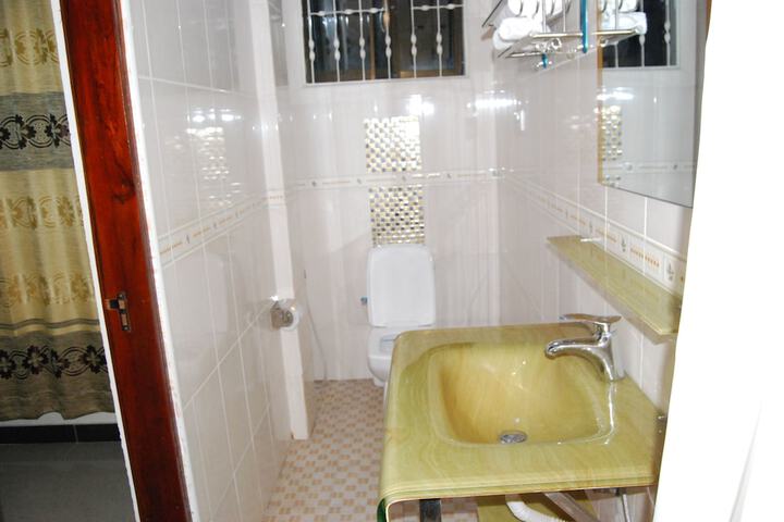 Room 14 of 38