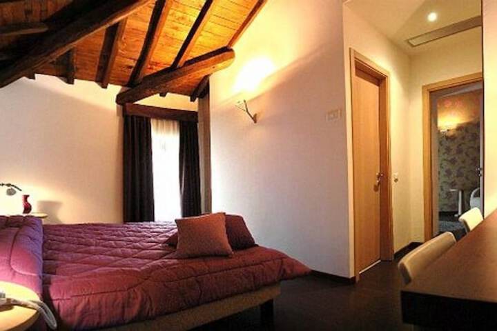 Room 16 of 53