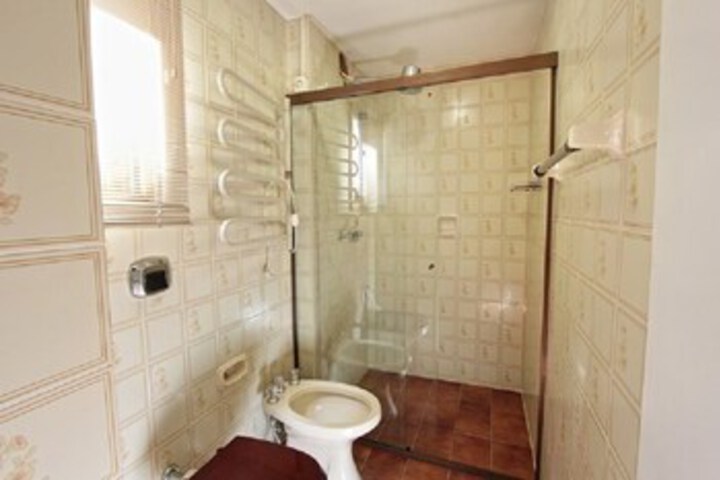 Room 4 of 22