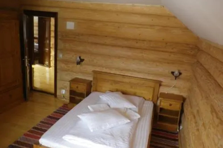 Room 2 of 19
