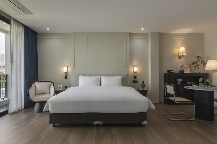 Room 16 of 43