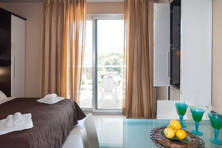 Room 15 of 31