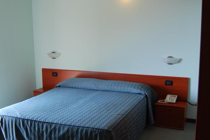 Room 11 of 57