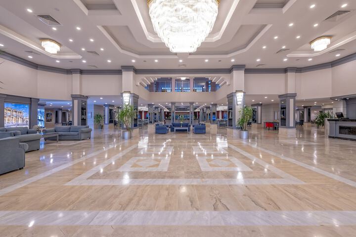 Entrance & Lobby